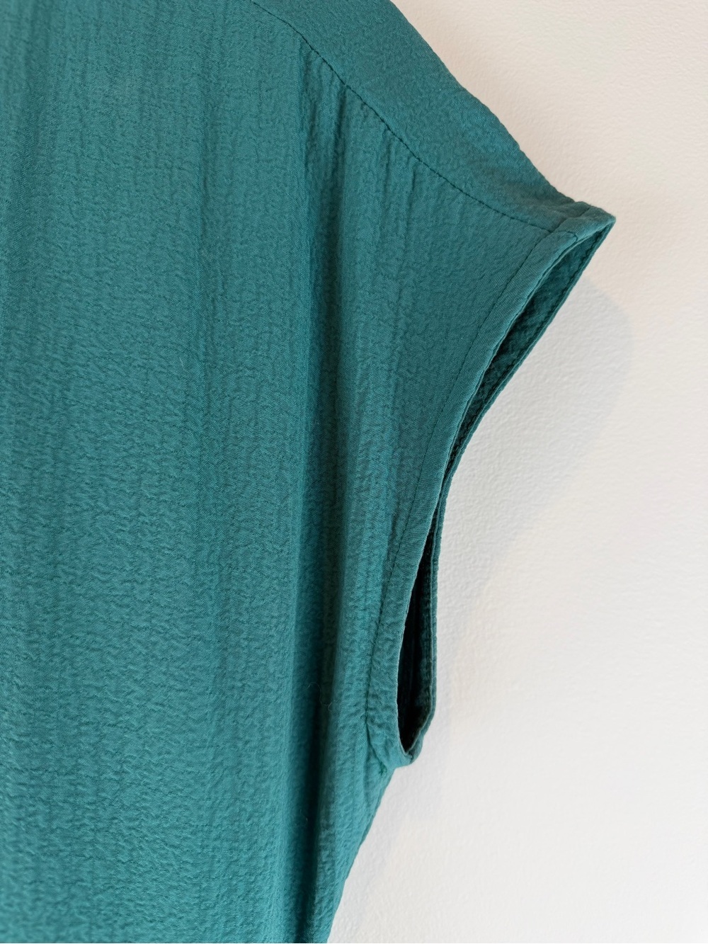 Calvin Klein Teal Textured Dress Size 2 but runs like a 6 - Picture 3 of 7